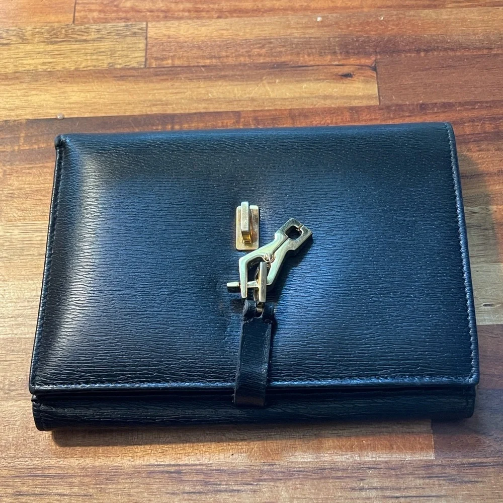 Gucci Authentic Vintage Black Calf Leather Jackie Compact Wallet. 104 - Picture 2 of 13